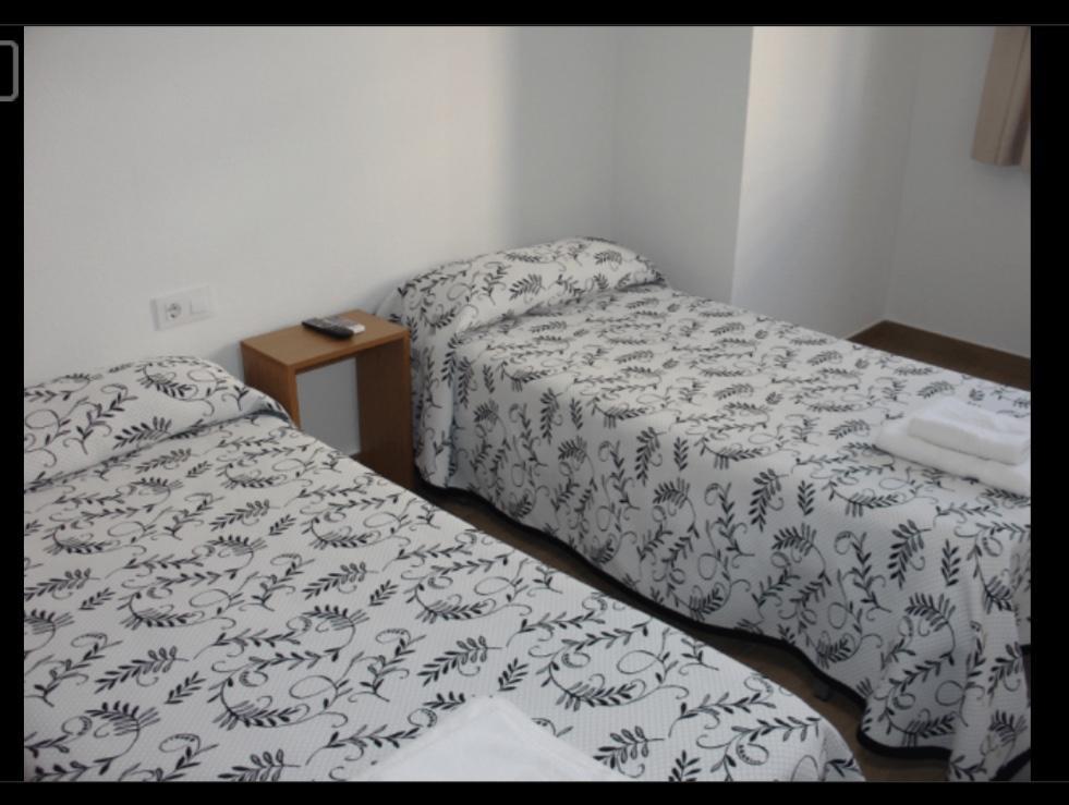אונטיניינט Habitacions Casa Roberto מראה חיצוני תמונה